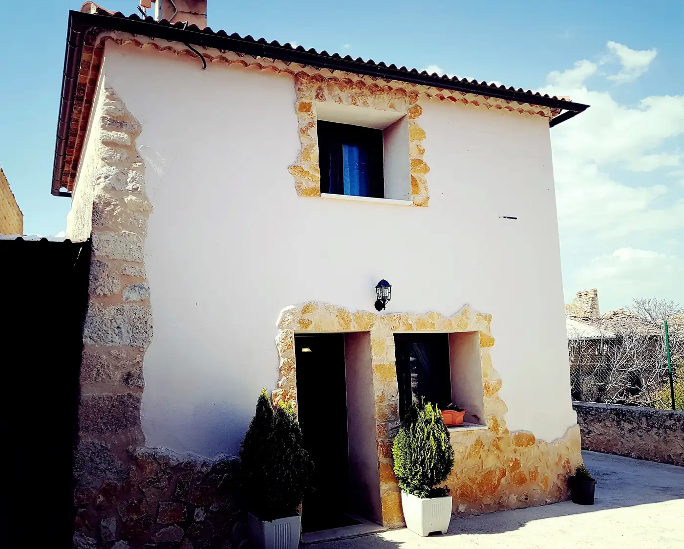 Fachada de la Casa Rural Río Duratón
